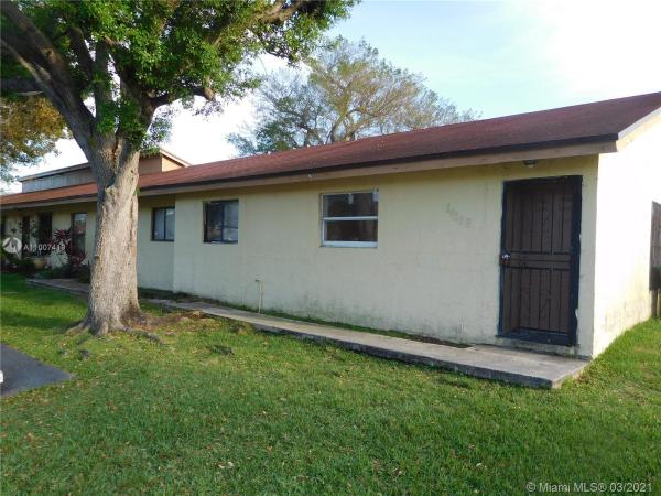 Waterside Townhomes, 14126 SW 282nd St 0, Leisure City, Florida 33033, image 2