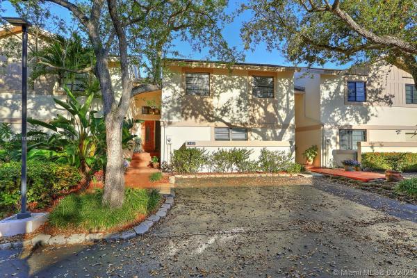 Shadywood Villas, 9215 SW 117th Ct, Kendall, Florida 33186, image 2