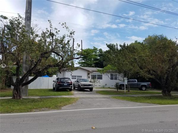 Cambridge Lawns Park, 6013 SW 62nd Ave, South Miami, Florida 33143, image 2