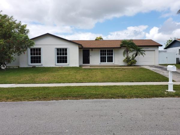 Meadow Wood Manor, 26628 SW 123 Pl #, Kendale Lakes, Florida 33032, image 2
