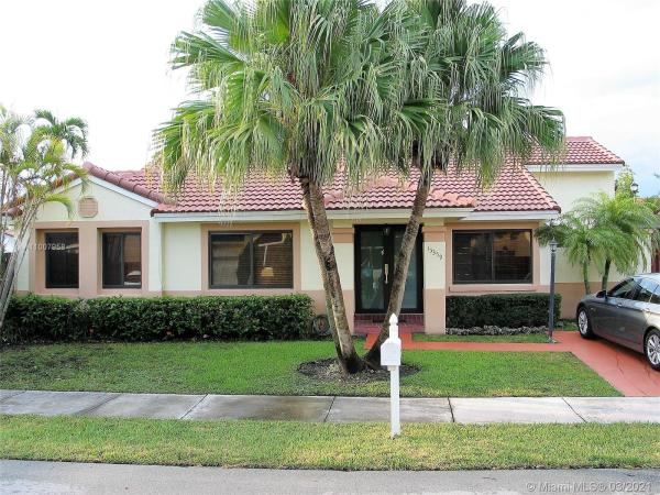 Renaissance At Lakes Of The Meadow, 15359 SW 43rd Ter, Kendall West, Florida 33185, image 2