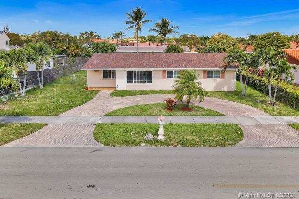 Floral Gardens, 8957 SW 12th St, Westchester, Florida 33174, image 2