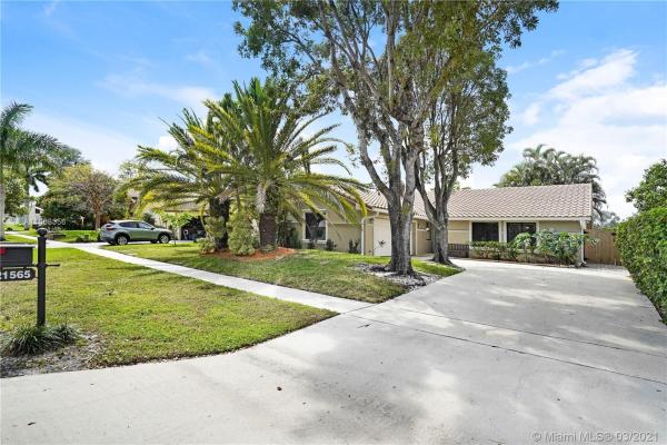 Amberwoods, 21565 Eucalyptus Way, Boca Raton, Florida 33433, image 2