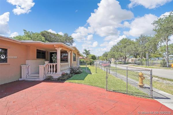 Poincianna Manor, 740 NE 147 St #, North Miami, Florida 33161, image 2