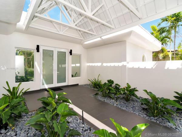 Biscayne Point, 1765 Daytonia Rd, Miami Beach, Florida 33141, image 2