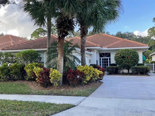 Oaks East, 136 Lost Bridge Dr, Palm Beach Gardens, Florida 33410, image 2