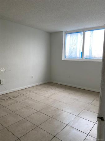 1251 NE 108th St #502, Unincorporated Dade County, Florida 33161, image 2