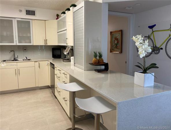 Mystic Pointe Tower 500, 3530 Mystic Pointe Dr #2808, Aventura, Florida 33180, image 2