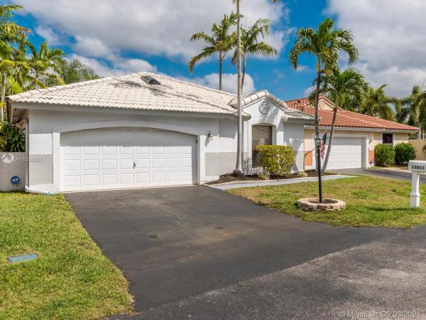Falcon's Lea Patio Homes, 15011 Durham Ln, Davie, Florida 33331, image 2