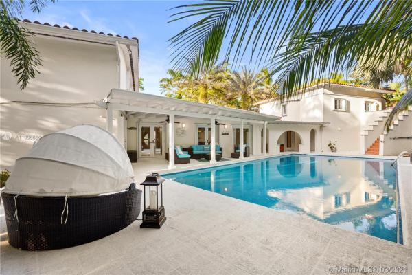 Coral Gables Country Club, 1516 Garcia Ave, Coral Gables, Florida 33146, image 2