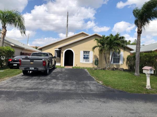 Princetonian By The Park, 12771 SW 248th Ter, Princeton, Florida 33032, image 2
