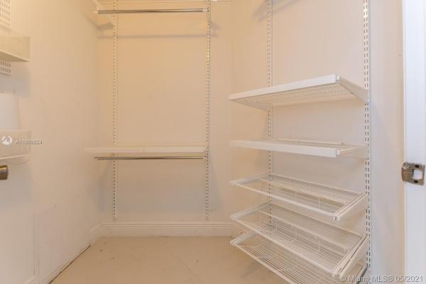 Icon Brickell Tower 1, 475 Brickell Ave #1408, Miami, Florida 33131, image 2
