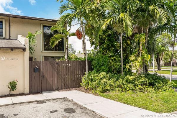 Snapper Creek Townhouses, 7100 SW 113th Ct 0, Kendall, Florida 33173, image 2