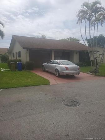 The Meadows Of Crystal Lake, 2030 SW 16th Pl, Deerfield Beach, Florida 33442, image 2