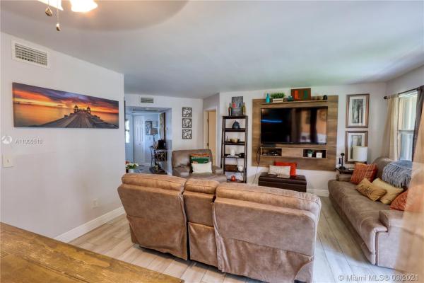 Centergate, 2647 SE 19th Ct #105-D, Homestead, Florida 33035, image 2