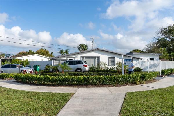 Fontainebleau Gardens, 8140 SW 13th Ter, Westchester, Florida 33144, image 2