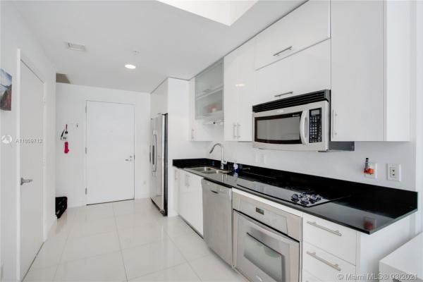 Infinity At Brickell, 60 SW 13th St #3216, Miami, Florida 33130, image 2