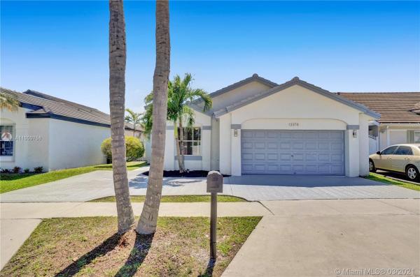 Venezia Homes Estates, 13378 NW 11th St, Tamiami, Florida 33182, image 2