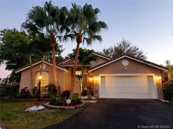 4851 NW 103rd Dr, Coral Springs, Florida 33076, image 2