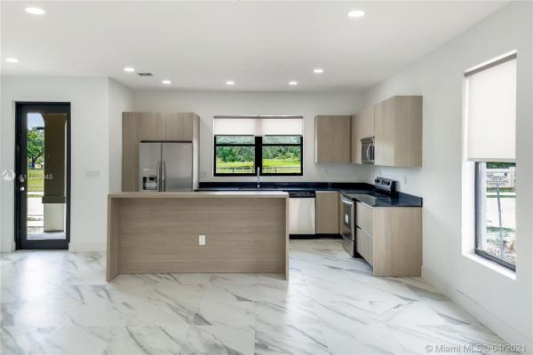 Positano Townhouses, 6156 SW 36th Ct, Miramar, Florida 33023, image 2