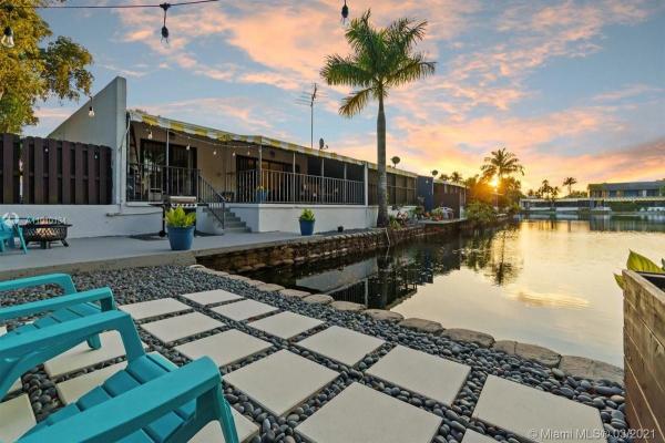 Windmill Gate, 16430 Briar Patch Pl, Miami Lakes, Florida 33014, image 2