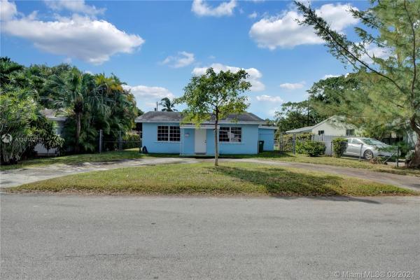 Bird Road Terrace, 6620 SW 41st St, Westwood Lakes, Florida 33155, image 2