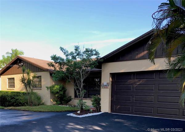 Caravel At Calusa, 13800 SW 104th Ter, The Hammocks, Florida 33186, image 2