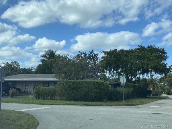 Wilton Manors No HOA, 501 NW 25th St #1-2, Wilton Manors, Florida 33311, image 2