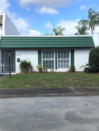 Miami Lakes Golf Course Village, 7443 Twin Sabal Dr #7443, Miami Lakes, Florida 33014, image 2