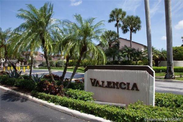 Valencia Townhomes, 13719 SW 103rd Ter #13719, The Hammocks, Florida 33186, image 2