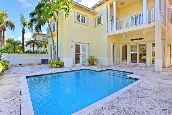 Grand Bay Villas, 14 Turtle Walk, Key Biscayne, Florida 33149, image 2