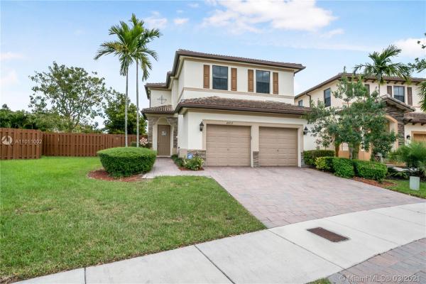 The Tides At Isles Of Bayshore, 22717 SW 90th Pl, Cutler Bay, Florida 33190, image 2