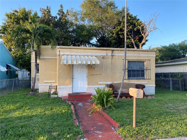 Stephens Manor, 819 NW 77th St, Gladeview, Florida 33150, image 2
