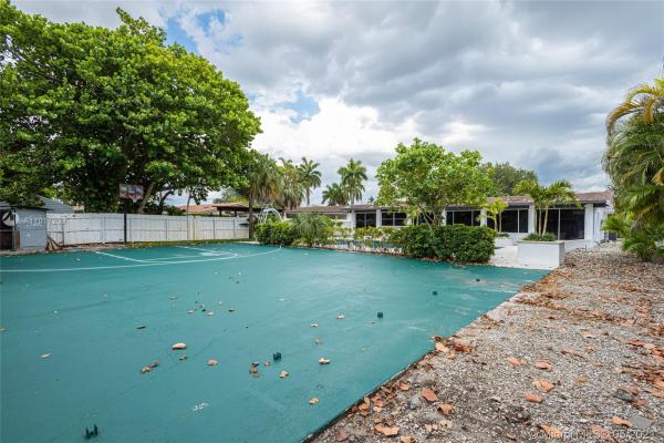 Maracas, 3114 SW 98th Ct, University Park, Florida 33165, image 2
