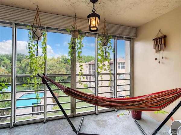 Live Oak Of Pine Island Ridge, 9450 Live Oak Pl #402, Davie, Florida 33324, image 2