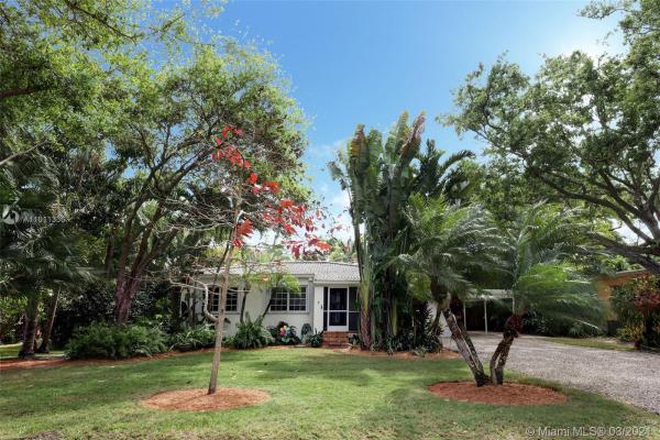 Davis Manor, 6610 SW 78th Ter, South Miami, Florida 33143, image 2