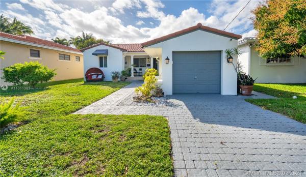 Altos Del Mar, 9016 Carlyle Ave, Surfside, Florida 33154, image 2