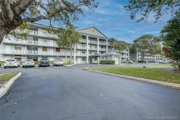 Whitehall Of Pine Island Ridge, 1514 Whitehall Dr #205, Davie, Florida 33324, image 2