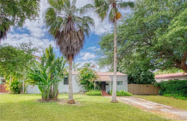 Biscayne Park No HOA, 12020 NE 11th Ct, Biscayne Park, Florida 33161, image 2