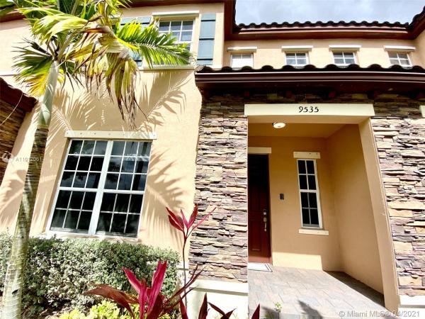 Kendall Commons Townhomes, 9535 SW 171st Path, The Hammocks, Florida 33196, image 2