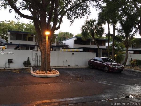Windmill Gate, 6360 Jack Rabbit Ln, Miami Lakes, Florida 33014, image 2