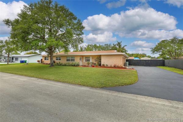 Pine Acres, 11322 SW 104th Ave, Kendall, Florida 33176, image 2