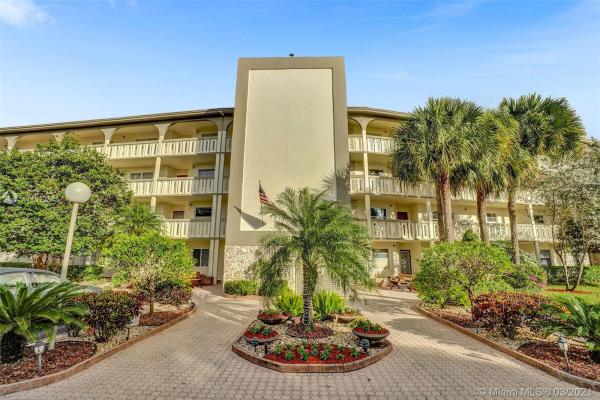 Eleuthera Village, 1802 Eleuthera Pt #C4, Coconut Creek, Florida 33066, image 1