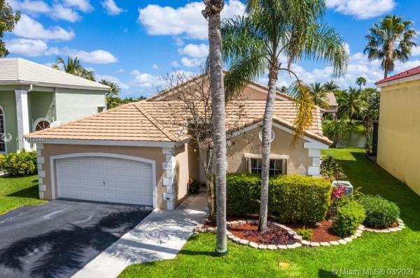 Shenandoah, 720 Rock Hill Ave, Davie, Florida 33325, image 2