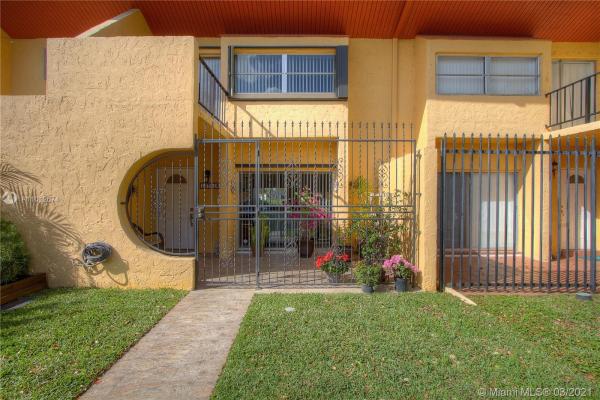 Taracoma Townhomes, 13781 SW 84th St #B, Kendale Lakes, Florida 33183, image 2