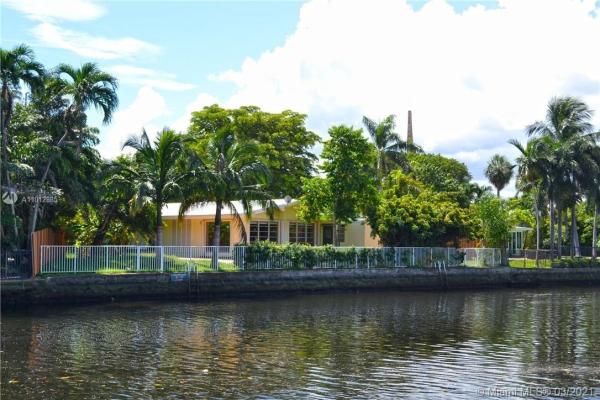 Almar Estates, 3016 NE 1st Ter, Wilton Manors, Florida 33334, image 2