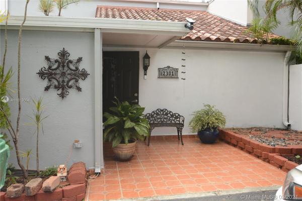 Greenway Lakes, 2301 SW 122nd Ct #2301, Tamiami, Florida 33175, image 2