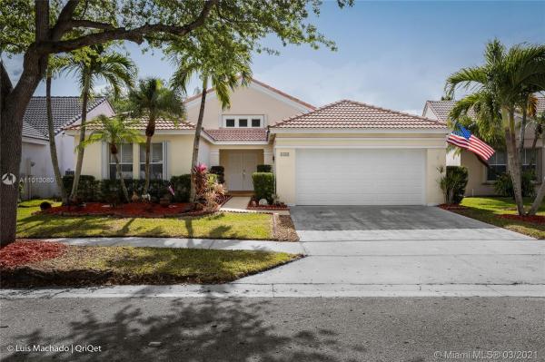 Carrington Lake, 420 N Carrington Dr, Weston, Florida 33326, image 1