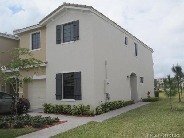Champion Lakes, 372 NE 194th Ln #372, Ives Estates, Florida 33179, image 2