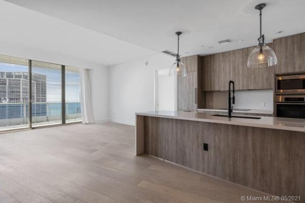 Epic Hotel & Residences, 200 Biscayne Blvd Way #5108, Miami, Florida 33132, image 2